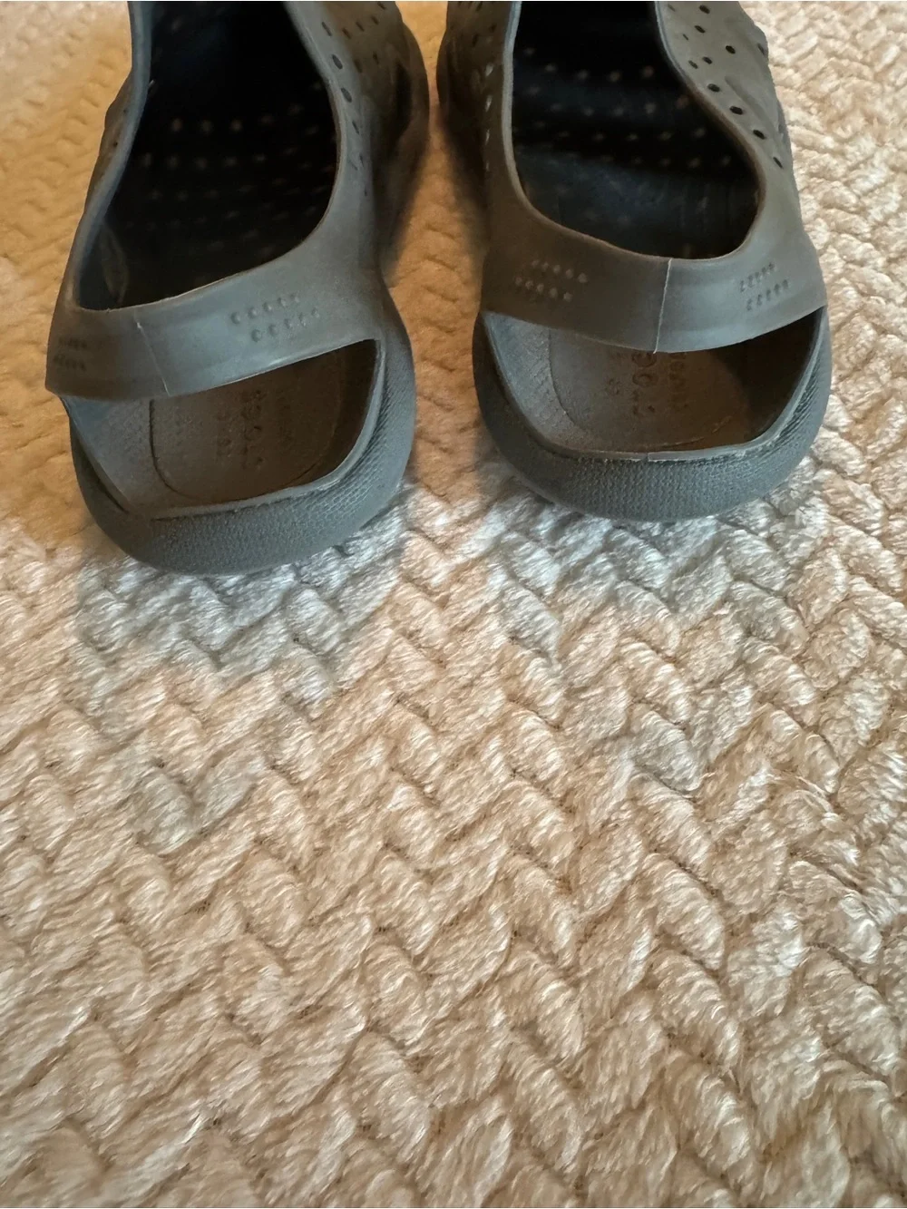 CROCS‎ Men’s Grey Swiftwater Wave Sandals Size 5